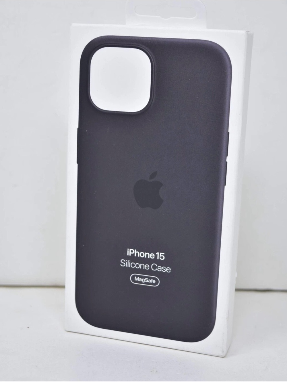Apple Silicone MagSafe Case for Apple iPhone 15- NEW